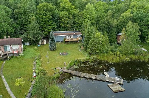 Foto 36 - Quiet Spaciou Gorgeous Lakefront Cottage