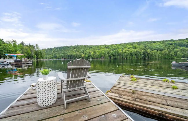 Quiet Spaciou Gorgeous Lakefront Cottage - Photo 35
