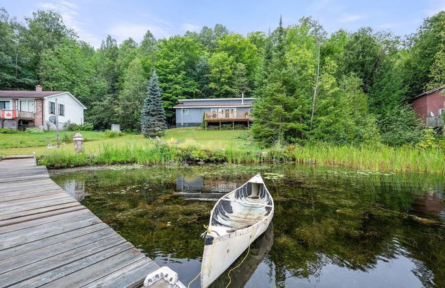 Quiet Spaciou Gorgeous Lakefront Cottage - Photo 29