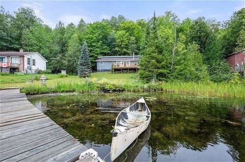 Foto 29 - Quiet Spaciou Gorgeous Lakefront Cottage