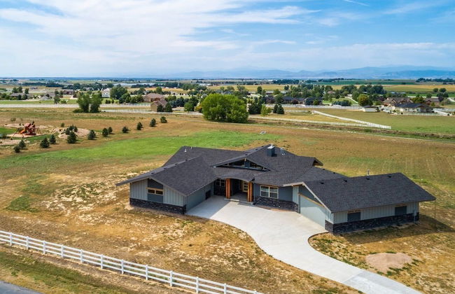 Luxury Home With Spectacular Rocky Mountain Views - Photo 49