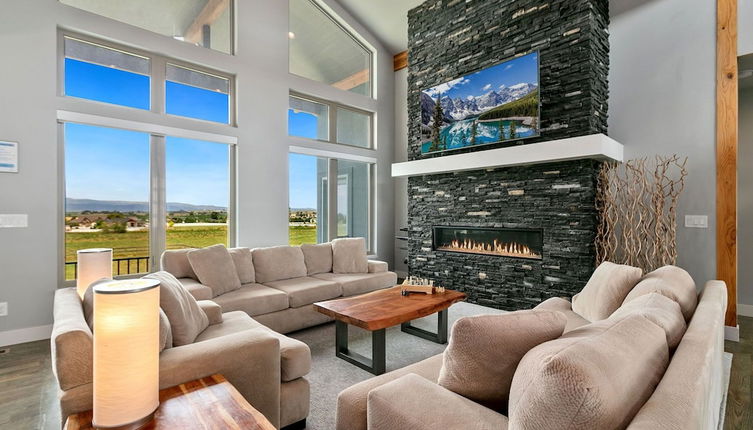 Foto 1 - Luxury Home With Spectacular Rocky Mountain Views