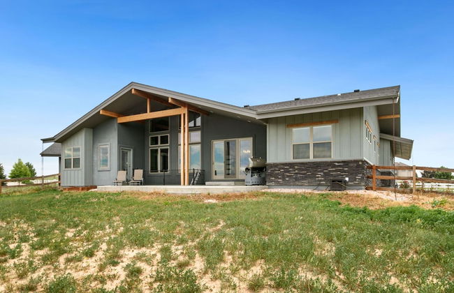 Luxury Home With Spectacular Rocky Mountain Views - Photo 46