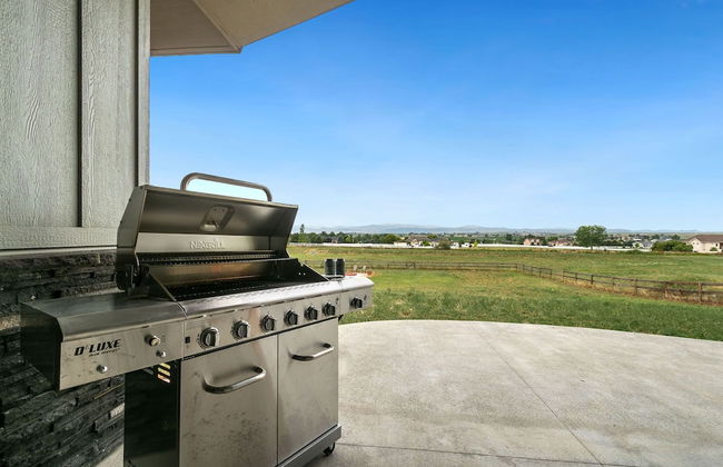 Luxury Home With Spectacular Rocky Mountain Views - Photo 38