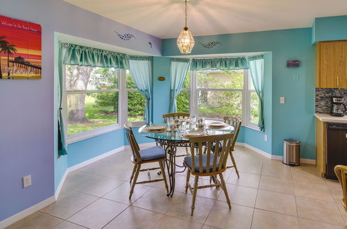 Foto 13 - Vibrant Sebastian Home: Screened Porch + Lake View