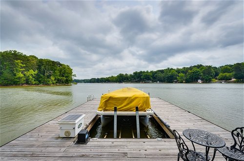 Foto 9 - Lakefront Lexington Vacation Rental w/ Dock