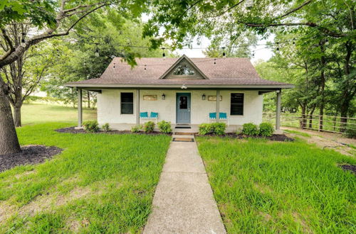 Photo 22 - Luxury Texas Villa on 10 Acres With Pool & Pond