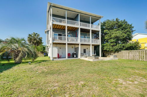 Photo 9 - Carolina Beach Lakefront House: Walk to Beach