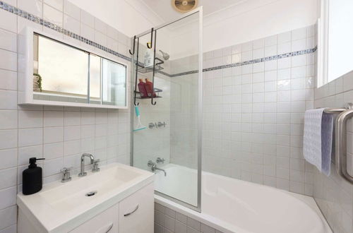 Photo 8 - Bright & Comfortable 1BR Unit in Trendy Brunswick