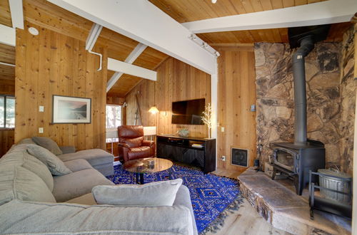 Photo 14 - Mammoth Lakes Vacation Rental: 1 Mi to Ski Area