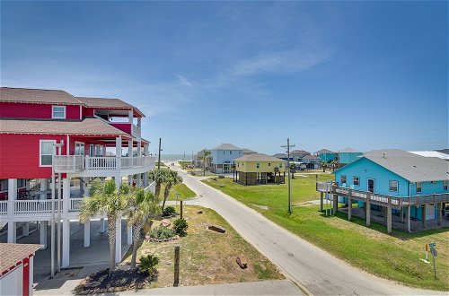 Photo 18 - Ocean-view Crystal Beach House < Half-mi to Gulf