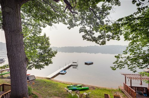 Foto 19 - Lakefront Sister Lakes Vacation Rental w/ Dock