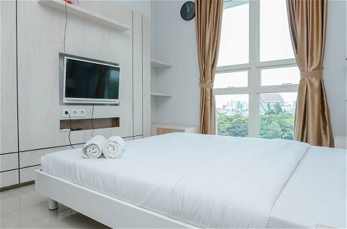 Photo 24 - Minimalist And Comfy 1Br Citralake Suites Apartment