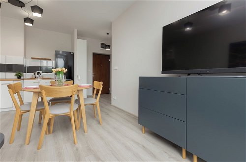 Foto 41 - Comfy Apartment With Parking by Renters