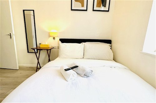 Foto 4 - Immaculate 1-bed Studio in London