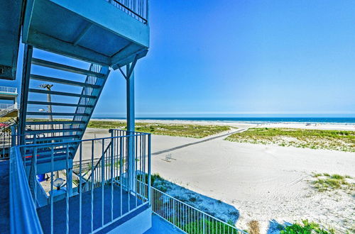 Foto 6 - Wildwood Crest Beachfront Home w/ Shared Pool