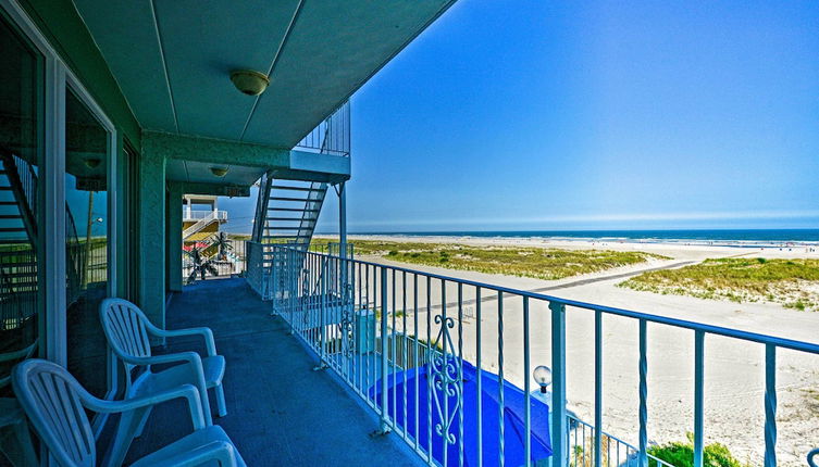 Foto 1 - Wildwood Crest Beachfront Home w/ Shared Pool