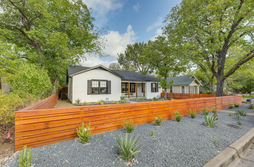 Photo 3 - Family-friendly Austin House With Screened Porch