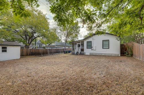 Photo 9 - Family-friendly Austin House With Screened Porch