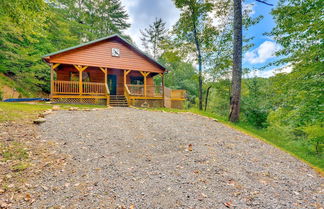 Photo 2 - Pet-friendly Woodlawn Cabin w/ Mtn View & Fire Pit