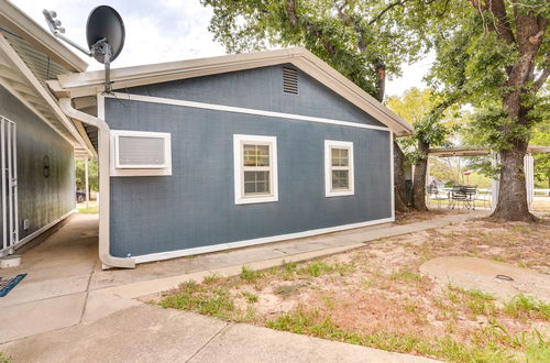 Photo 10 - Kingston Cabin Rental: Walk to Lake Texoma Beaches