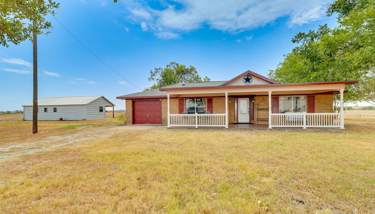 Photo 1 - Quaint Manor Retreat on 10 Acres Near Austin