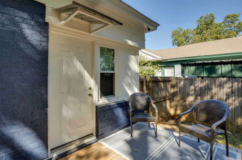 Photo 13 - Bright, Stylish & Walkable Tyler House w/ Deck