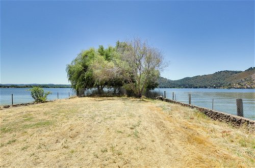 Photo 2 - Lakefront Clearlake Vacation Rental