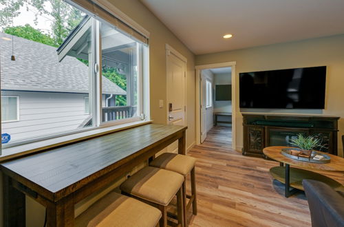 Photo 8 - Stunning Seatac Gem w/ Modern Amenities