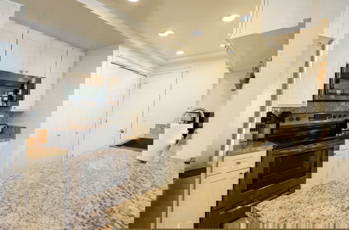 Photo 8 - Beachfront Retreat