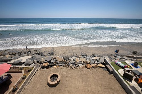 Photo 28 - Beachfront Retreat