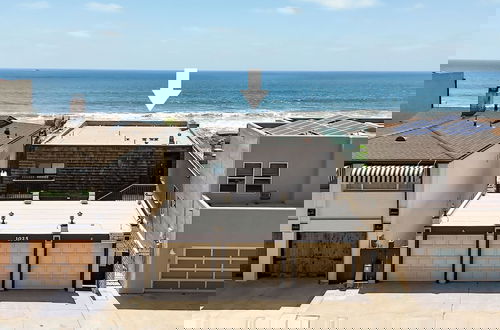 Photo 42 - Beachfront Retreat