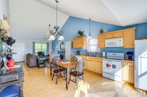 Photo 4 - Cozy Cottage in Taylorsville: Hot Tub & Lake Views