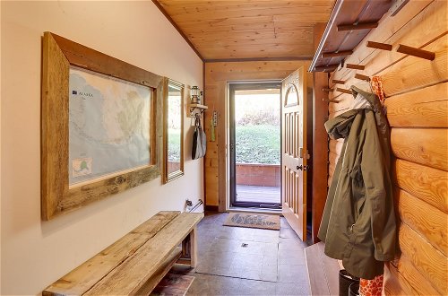 Photo 5 - Log Cabin Rental in Eagle River: Pets Welcome