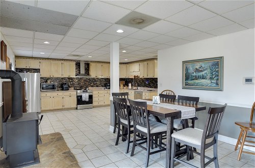 Photo 10 - Spacious Mcminnville Vacation Home w/ Gas Grill