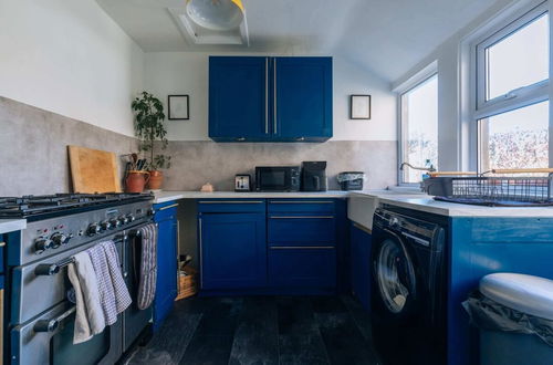 Photo 13 - Cosy & Charming 3 Bedroom Terraced Home, Bath