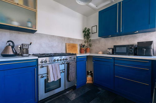 Photo 12 - Cosy & Charming 3 Bedroom Terraced Home, Bath