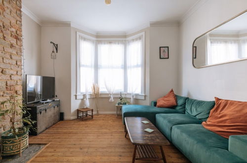 Photo 16 - Cosy & Charming 3 Bedroom Terraced Home, Bath