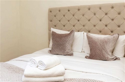 Foto 6 - Modern & Beautifully-lit 1 Bedroom Flat, Sheperd's Bush
