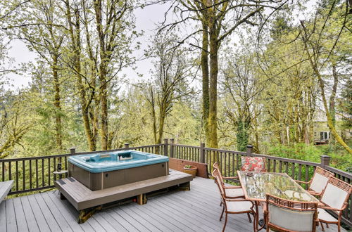 Foto 6 - West Linn Vacation Rental w/ Private Hot Tub