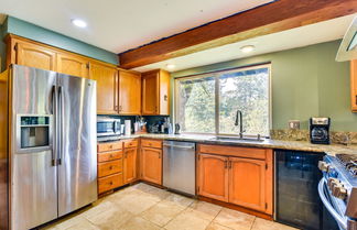 Photo 3 - West Linn Vacation Rental w/ Private Hot Tub