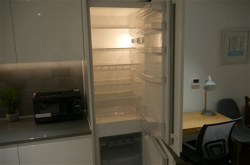 Photo 2 - Stunning 1-bed Apartment in London