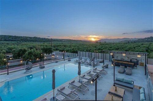 Foto 15 - Luxurious Villa Micha - With 150m Pool
