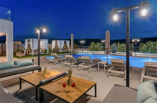 Foto 17 - Luxurious Villa Micha - With 150m Pool