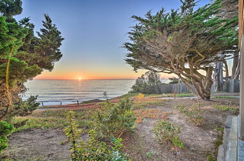 Photo 28 - Cliffside Pacifica Hideaway: Unbeatable View