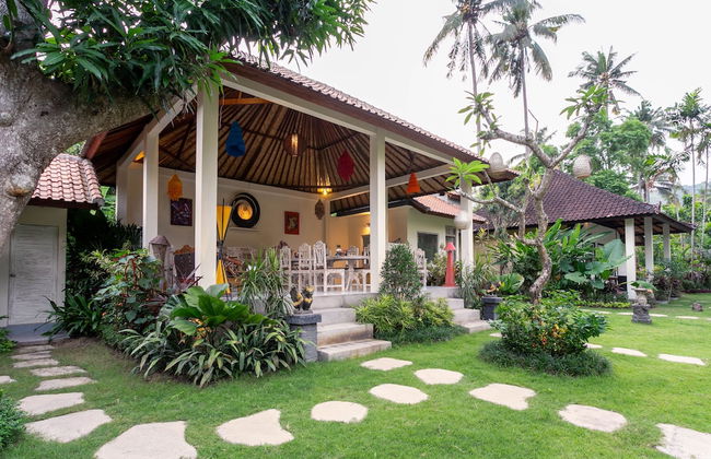 Utama Villas Beach Front Candidasa - Foto 33