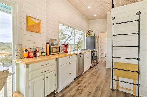 Photo 27 - Updated Texas Tiny Home Rental on Lake Travis