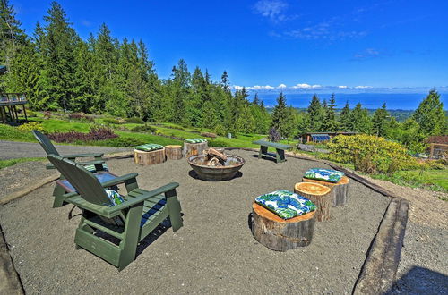 Foto 19 - Picturesque Port Angeles Cabin w/ Fire Pit