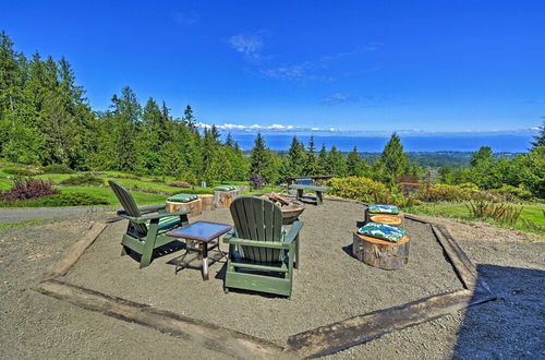 Foto 1 - Picturesque Port Angeles Cabin w/ Fire Pit