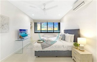 Photo 3 - ZEN OCEAN CHARM - 3BR Luxury Apartment